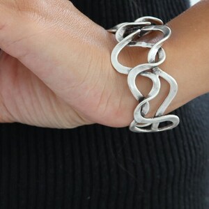 Twister Bangle Bracelet, Silver Open Cuff Bracelet, Wide Swirl Cuff Bracelet, Large Ethnic Bracelet, Antique Silver Plated Bracelet bild 8