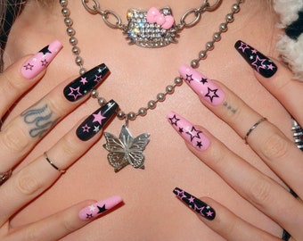 SCENE QUEEN Long Coffin Baby Pink and Black Press-On Nails With Star Designs