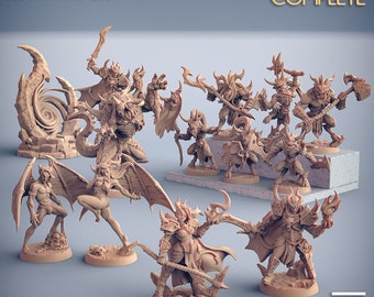 Puede incluir: Un conjunto de 12 figuras en miniatura de demonios sin pintar, que incluye un gran demonio con alas, una demonio femenina con alas y varios demonios más pequeños. Las miniaturas están hechas de plástico marrón claro y están listas para ser pintadas. El conjunto se llama "Abyss Demons Complete" e incluye soportes.