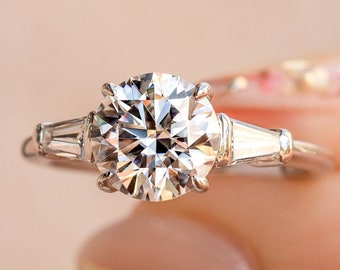 925 Sterling Silver Moissanite Engagement Ring With Claw Prong 2Ct Round Colorless VVS Clarity Diamond Wedding Ring Gift For Her