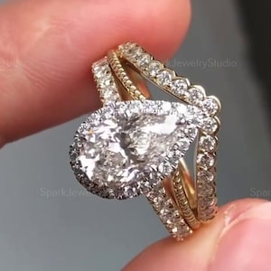 Art Deco Moissanite Bridal Set, Pear Cut Moissanite Wedding Ring With Chevron Band, Vintage Engagement Ring Set With Matching Band For Her.