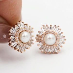 Natural Pearl Bridal Stud Earrings/Starbrust Earring/14K Solid Gold Lobe Earrings With Screw Backs/Bridal Earring