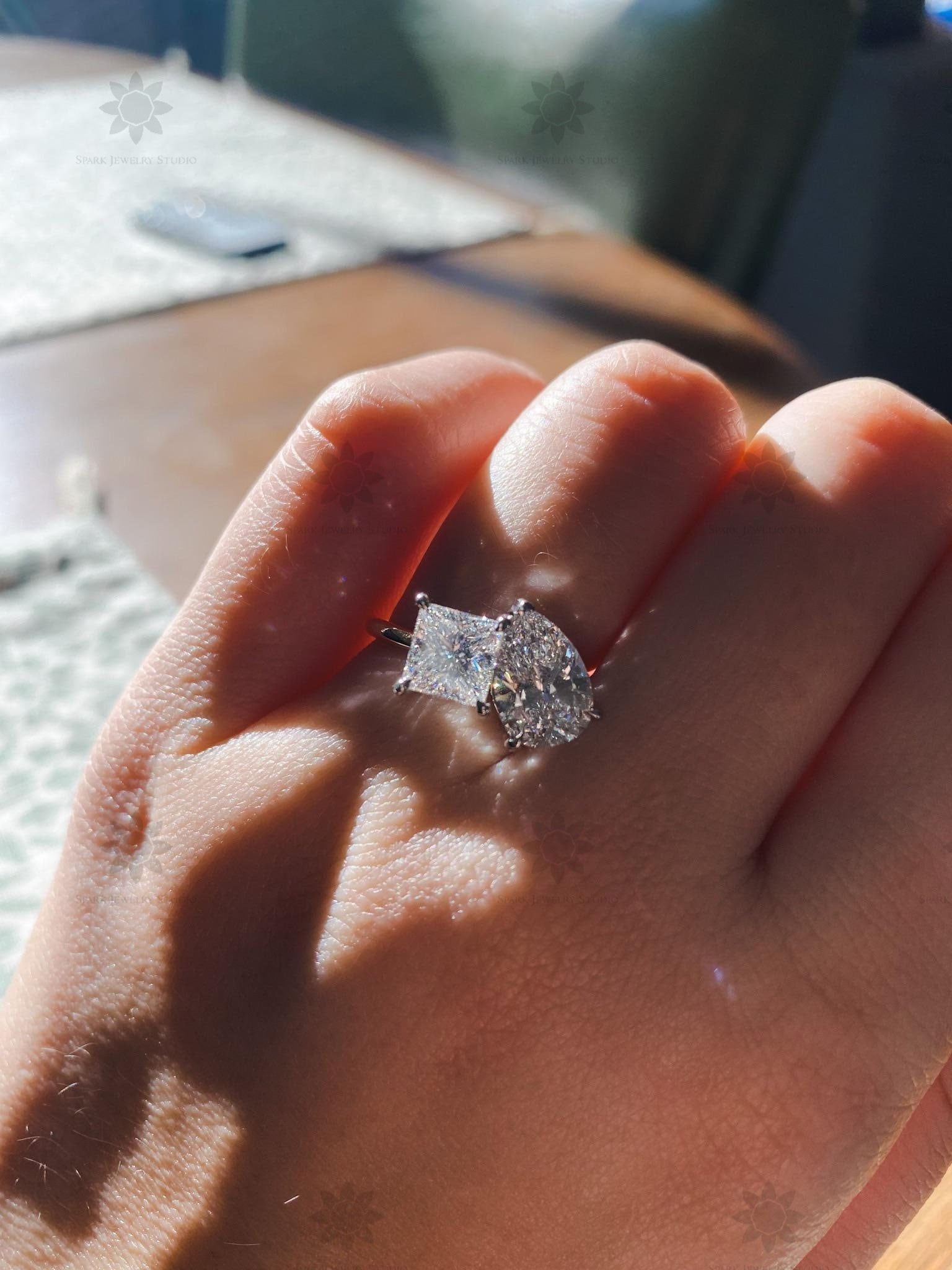 Emily ratajkowski deals wedding ring