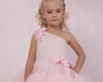 Dress is perfect for birthday, wedding, first communion, baptism, dancing and family photos. flower girl dress