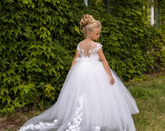 Flower girl dress with train, Ivory tulle flower girl dress, Lace flower girl dress, Baby tulle dress, First communion dress, Girl ball gown