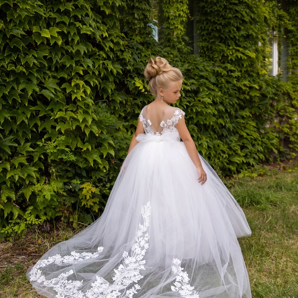 Flower girl dress with train, Ivory tulle flower girl dress, Lace flower girl dress, Baby tulle dress, First communion dress, Girl ball gown