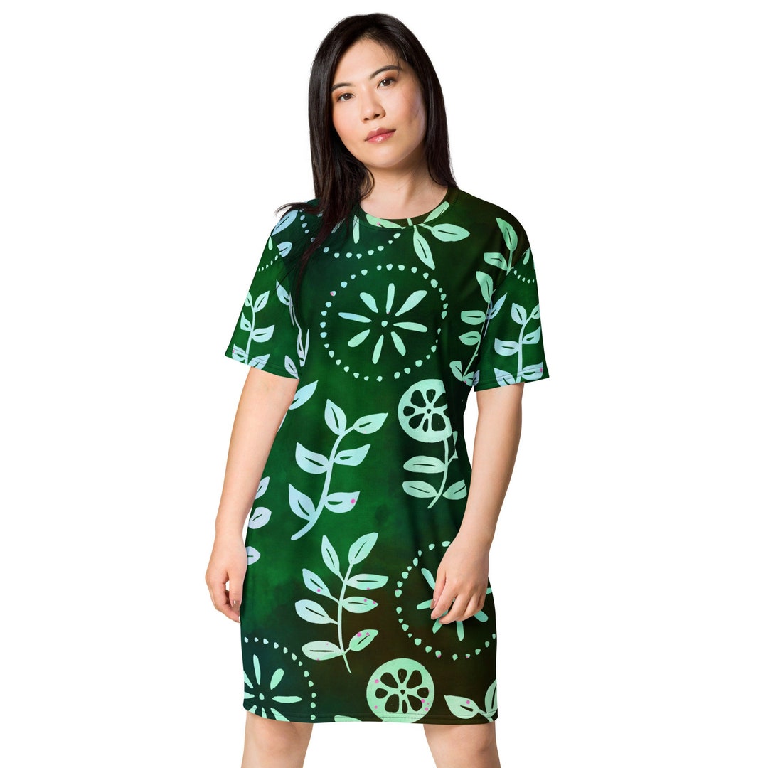 Emerald Green T-shirt Dress: Leafy Botanical Print, Oversize Fit - Etsy Emerald Green T-shirt Dress: Leafy Botanical Print, Oversize Fit - Etsy