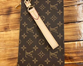 louis vuitton large wristlet