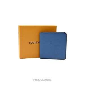 Cartera Louis Vuitton MALLETIER con 6 compartimentos y doble pliegue, color azul Toledo Epi