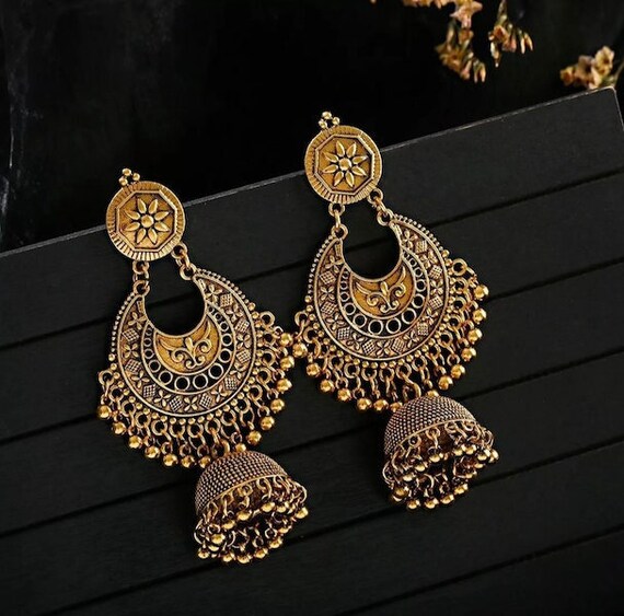 Jhumka with saharay deals