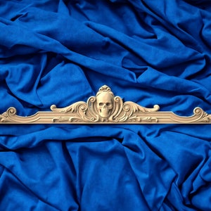 Large oak floral center onlay with skull, horizontal decor,