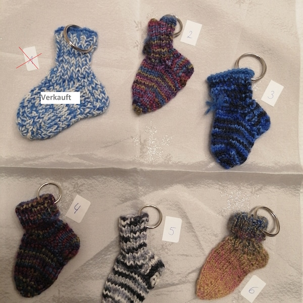 Schlüsselanhänger "kleine Socke", Wolle, Handgestrickt, Geschenk