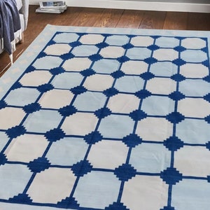 Handmade Blue & White Checked Dhurrie Rug: Flat Weave Cotton Kilim