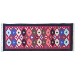 2X6' Ft Handmade Cotton Runner Rug For Bed Side Runner, Indian Dhurrie Yoga Mat Long Flatweave Cotton Rug Runner Kilim Dhurry Cotton Rug.
