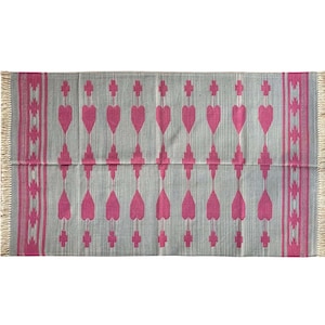 Modern Handmade Cotton Area Rug Indian Dhurrie Rug Reversible Pink Grey Kilim Natural Vegetable Dyed Eco Friendly Rugs Wall Tapestry 3x5 ft
