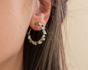 Emerald Aquamarine Pearls hoop earrings, Gold hoop earrings, Botanical inspired hoops, Green gemstone earrings, May birthstone, Gift for her