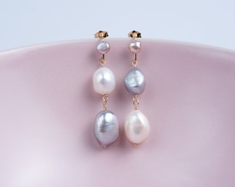 Gorgeous assymetric large pearl earrings, purple grey and white pearl earrings, statement pearl earrings, elegant gold pearl earrings