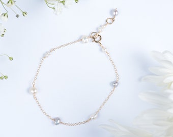 Dainty freshwater pearl bracelet, gold filled dainty bracelet, pearl bracelet, elegant bracelet, gift for her, bridal bracelet