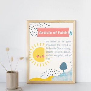 Puede incluir: Un póster imprimible colorido con un sol, un árbol y lunares. El póster presenta el texto "Artículo de Fe 6" y una cita sobre la organización de la Iglesia Primitiva.