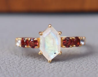 Pierścionek z granatem księżycowym w kształcie sześciokąta, pierścionek ze złota 14-karatowego, pierścionek zaręczynowy, pierścionek ze srebra próby 925, ręcznie robiony pierścionek z pojedynczym kamieniem, prezent rocznicowy dla niej