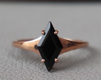Vintage Black Onyx Minimalist Ring, Natural Black Onyx Diamond Cut Ring, Black Onyx 14K Rose Gold Ring in Sterling Silver, Vintage Ring