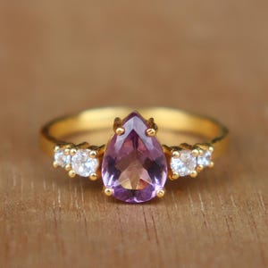 Tropfen Amethyst Ring, Tropfen Edelstein Ring, 18k vergoldet, 925 Sterling Silber Ring, Handgemachter Ring, Frauen Versprechen Ring, Ehering
