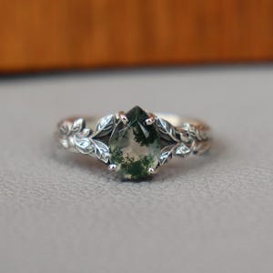 Drop Moss Agate Ring, 925 Sterling Silver Branches Ring, Leaves Celestial Ring, Nature Inspired Ring, Anniversary Gift, Moss Agate Ring