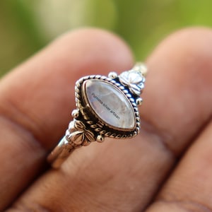 Top Quality Moonstone Ring for Woman Sterling Silver Boho Rings Birthday Gift for Best Friend Celestial Ring Moonstone Rainbow Ring