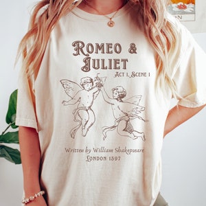 Romeo und Julia Shakespeare-Shirt Light Academia Shirt Shakespeare-T-Shirt Coquette Top Bookish Shirt Engel-Shirt Dichter-Shirt Komfort-Farben