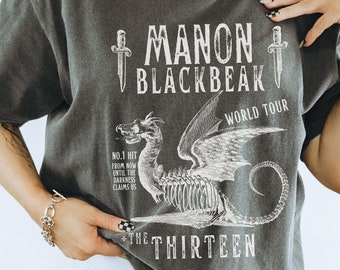 Camiseta Trono de Cristal Los Trece Manon Pico Negro Mercancía de ACOTAR Mercancía de TOG Camiseta Velaris Mercancía de Sarah J Maas Mercancía de cuello redondo Bookish Mercancía de SJM