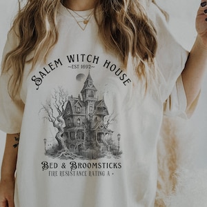 Salem Witch House  Salem Shirt Salem Witch Salem Sweatshirt Salem Crewneck Salem Massachusetts Salem Ma Salem Witch Trial Halloween Crewneck