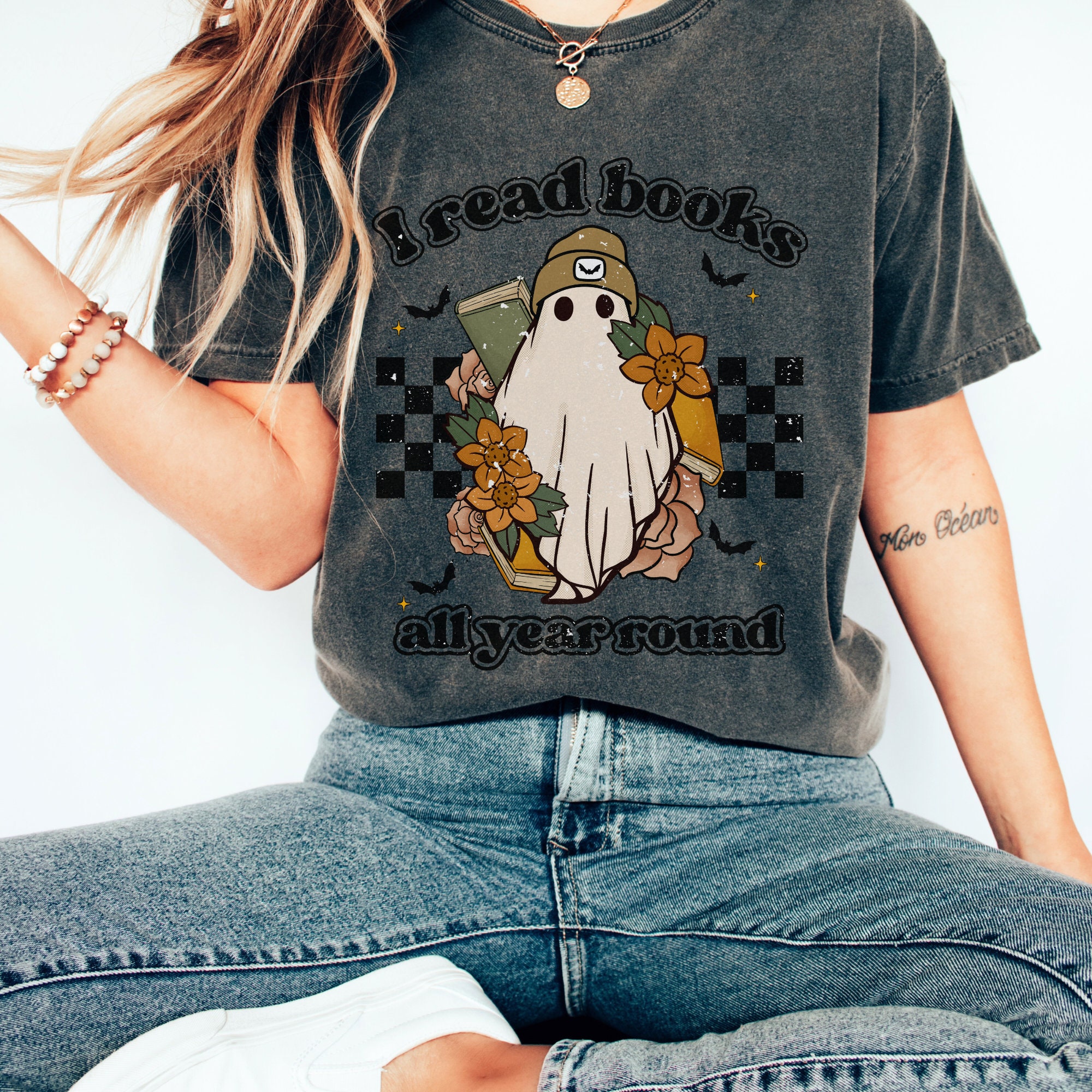 Produktbild von Halloween Geist Bücherregal Hemd, Gruseliges Buch Liebhaber T Stück, Gemütliches Herbst Lese T Shirt