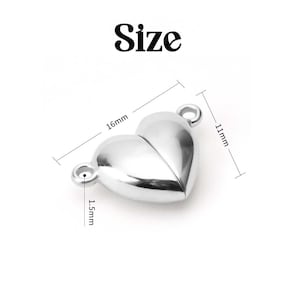 Puede incluir: Cierre de coraz&oacute;n plateado de 16 mm de ancho, 11 mm de alto y 1,5 mm de grosor. El cierre est&aacute; dise&ntilde;ado para ser utilizado en la fabricaci&oacute;n de joyas.
