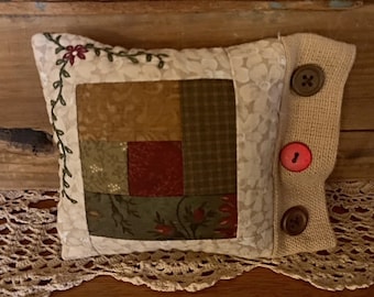 HB-200 Patchwork log cabin quilted mini pillow with embroidery
