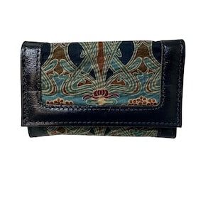 Portefeuille Liberty of London en cuir noir, motif tapisserie Art Nouveau, 6 volets, Royaume-Uni