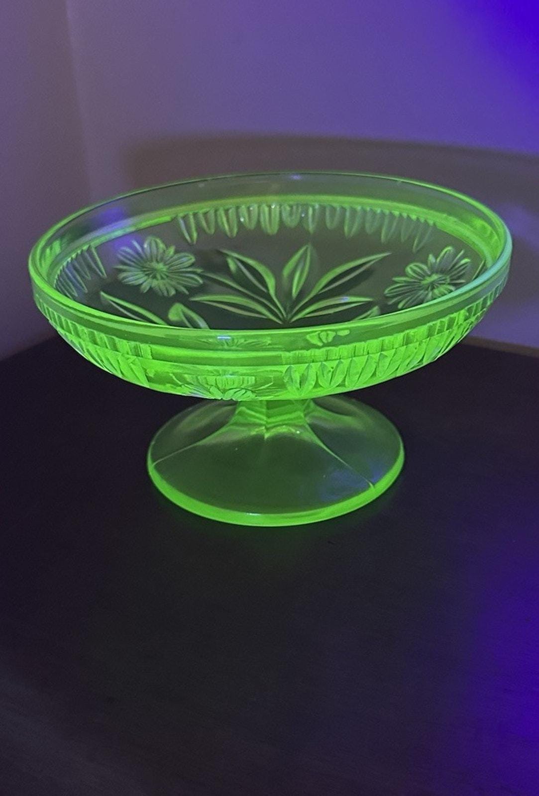 VTG Glows ウランガラス グリーン 脚付き台座 コンポート皿 押し花