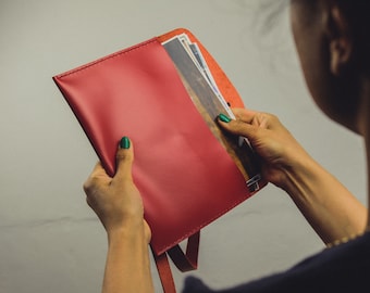 Leather Photo Case – 6x8 in (15x21 cm) Personalized Engraved Envelope