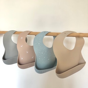 Bavaglino Impermeabile 2 Pezzi ÜneeQbaby - Maniche Lunghe Con Raccoglibriciole - Foto 9