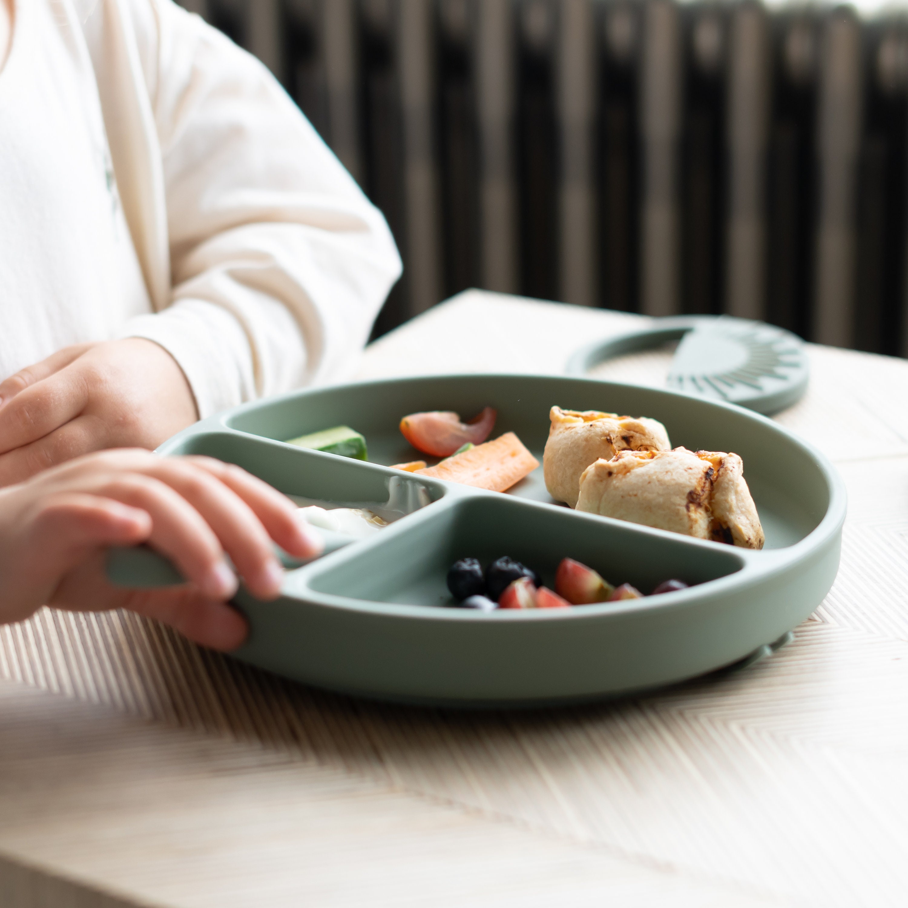 Assiette Ventouse Silicone Bébé – 3 Sections, Base Antidérapante, Sans BPA, Lavable Lave-vaisselle - 9