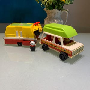 Vintage Fisher Price Little People Pop Up Camper, complete with EXTRAS! Please read the description!