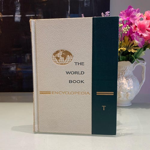 Vintage the World Book Encyclopedia 1961 Volume 17 