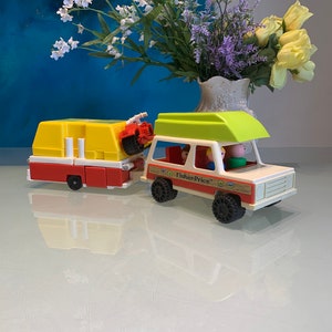 Vintage Fisher Price Little People Pop Up Camper, complete with EXTRAS! Please read the description!