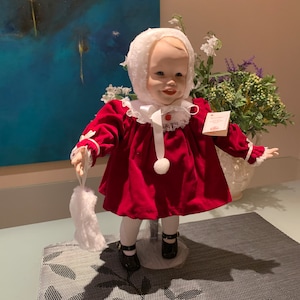 Vintage &quot;Jennifer&quot; Collectible Doll: Yolando&#39;s Perfect Picture Babies, by Edwin Knowles. Circa 1987 Please read the description.
