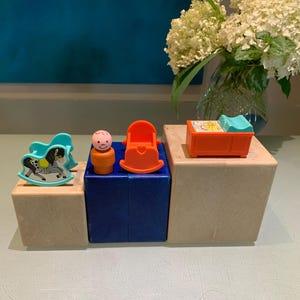 Vintage Fisher Price Little People Baby, Cradle, Changing Table & Rocking Horse. Please read the description.