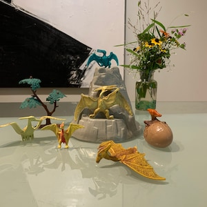 Carnegie Series by Safari, Pteranodon (Hard to Find) Vintage 1988 & Friends. Volcano and Tree Included.