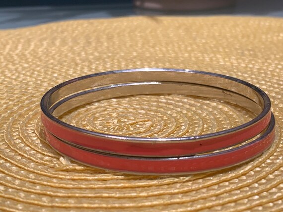 Vintage Silver Tone and Salmon Pink Lucite Bangle… - image 5
