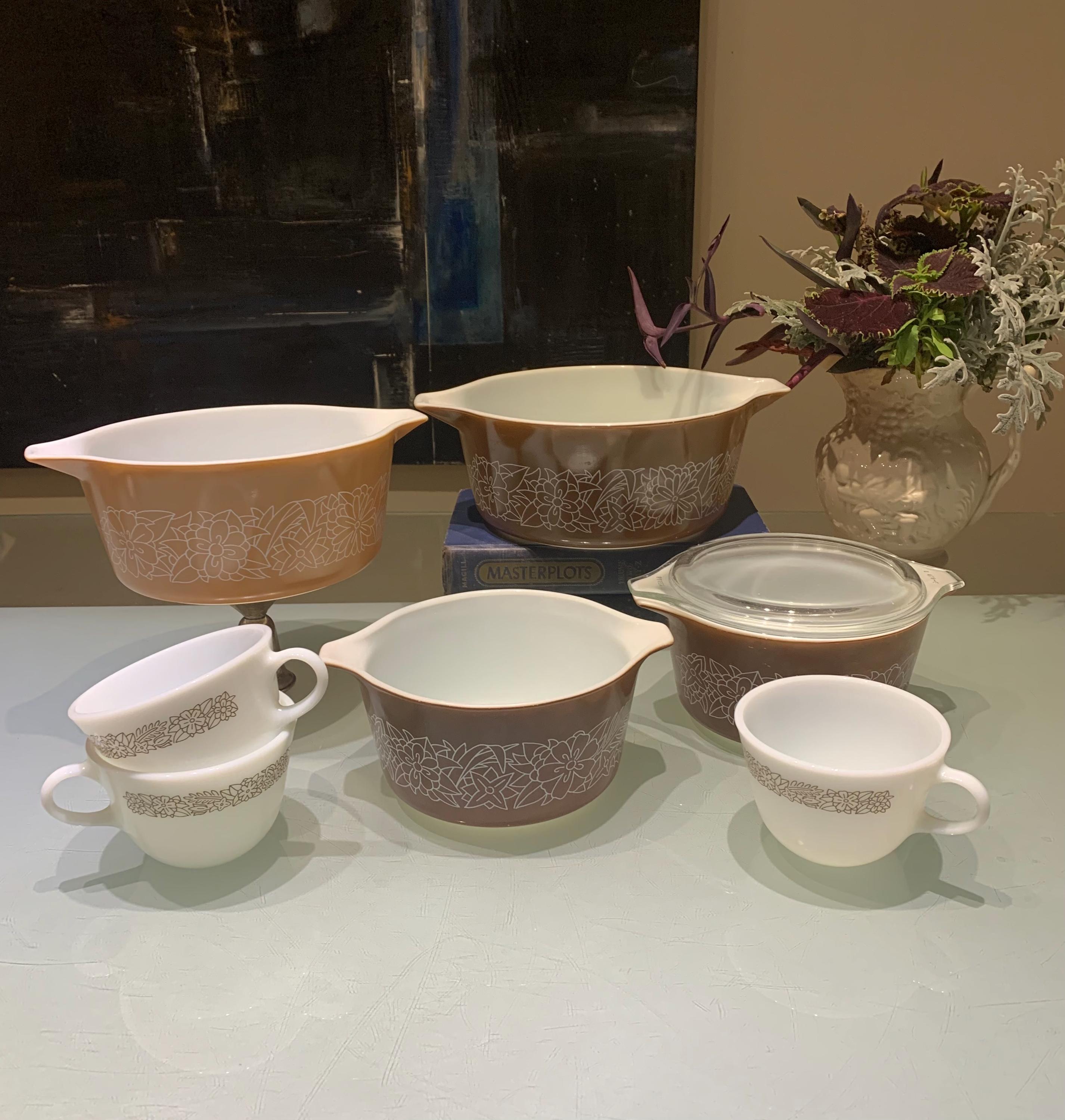 激レア　戦時中モデル old pyrex ダブルボイラー　ウッドハンドル Vintage Pyrex Woodland Brown Casserole Bowl and Coffee Cups - Etsy