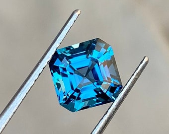 Topacio azul de Londres, topacio azul de Londres octogonal, topacio azul de Londres corte Asscher, tamaño: 8 x 8 x 6 mm, peso: 3,70 quilates, piedra natal de diciembre.