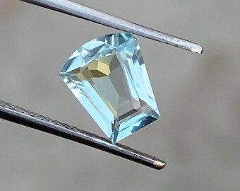 Naturlig akvamarin, fancy cut, 1,45 ct, 9x7,5 mm, akvamarinblå, mars, födelsesten för smycken