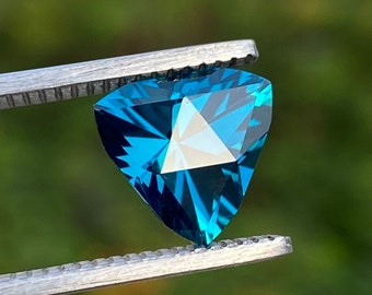 London Blue topaz gemstone, 9X9X6 MM Gemstone , Trillion Gemstone, November birthstone, Handmade Gemstone, Topaz Crystal,2.20 Carat Gem